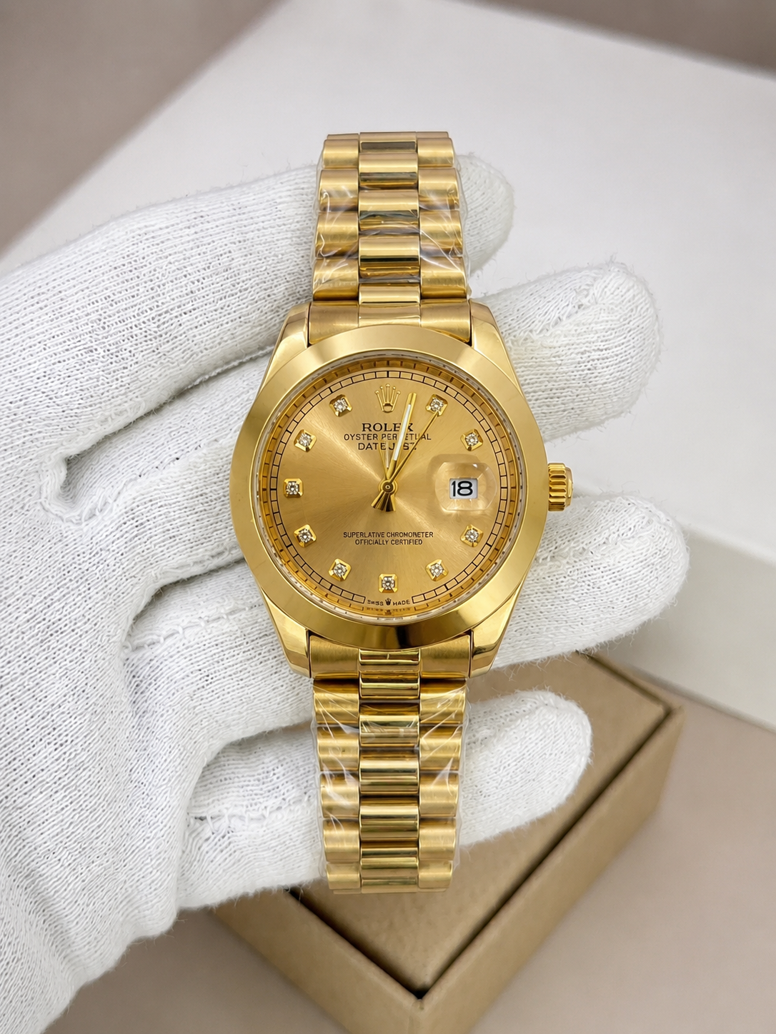 Gold Chain Gold Smooth dial Style Men’s Wrist Watch – Simple & Elegant Strap