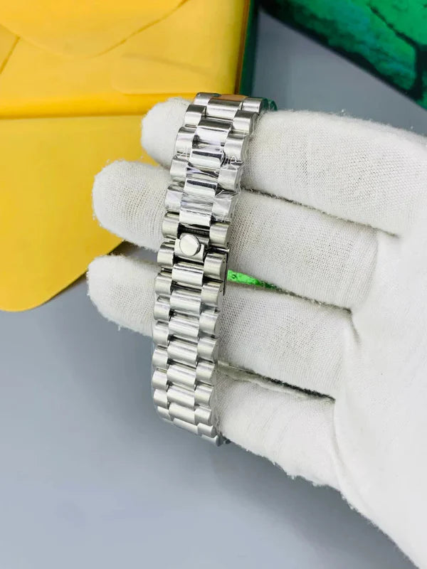 Silver  Chain Black Dial Watch Date Style Watch – Elegant Diamond Markers & Stainless Steel Band