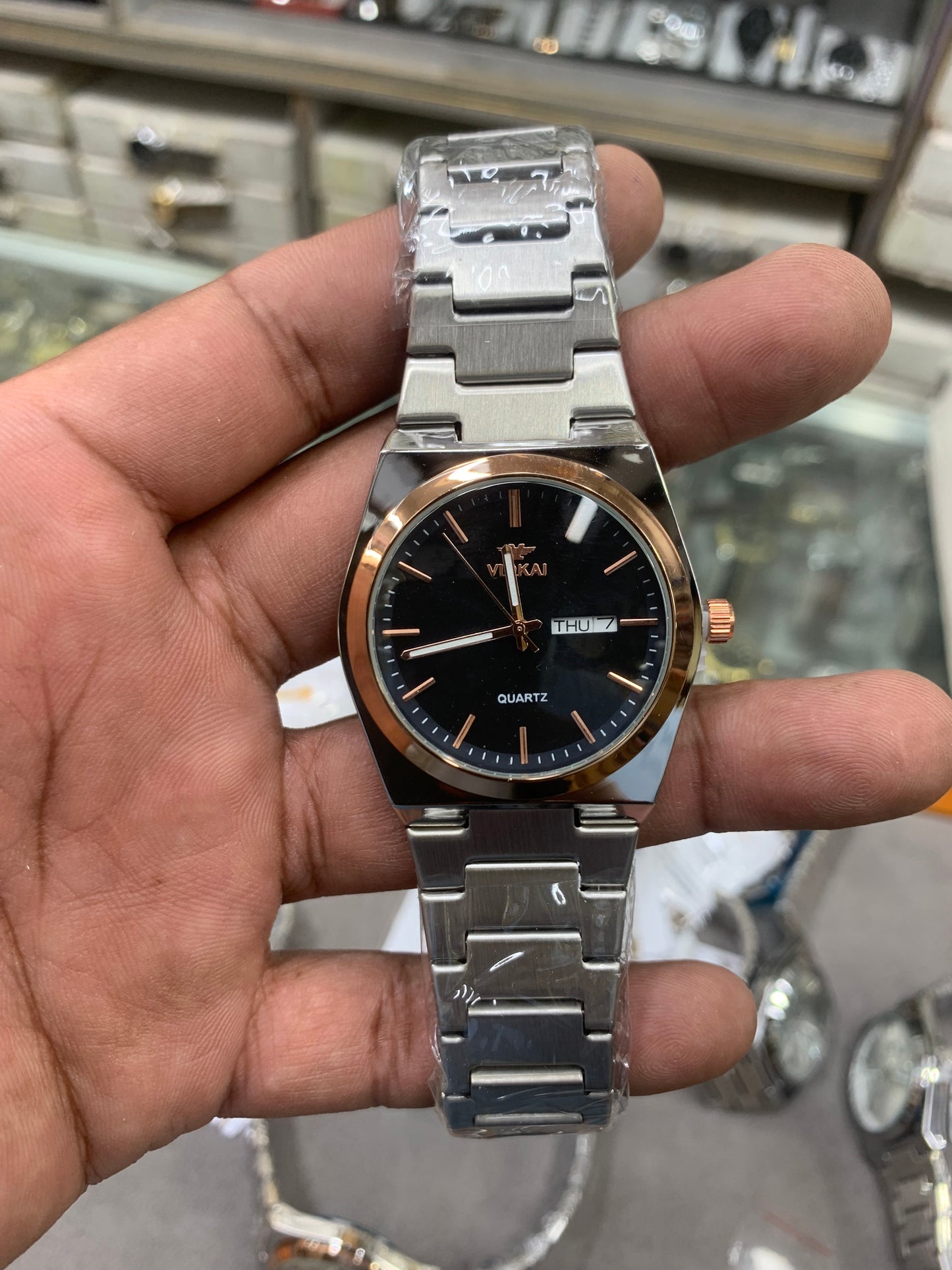Gold Chain Blue Dial Watch Date Style Watch – Elegant Diamond Markers & Stainless Steel Band