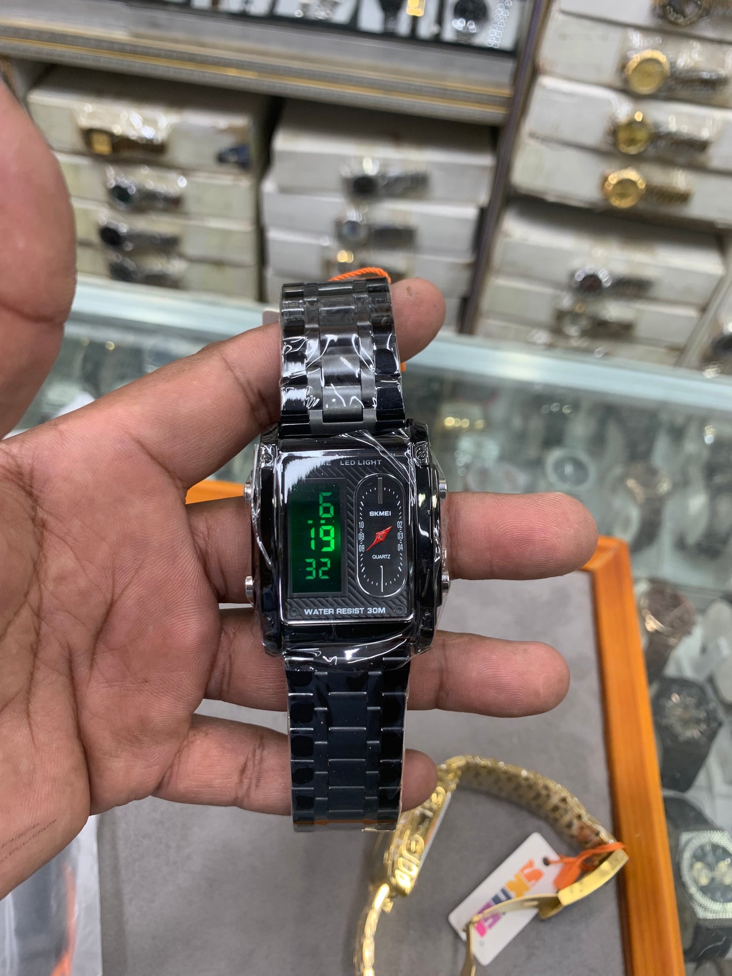 Skmei Digital and analog  Watch black chain Watch Date Style Watch – Elegant Diamond Markers & Stainless Steel Band